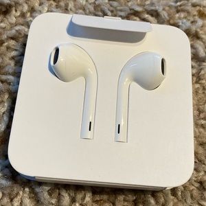 Apple EarPod headphones
